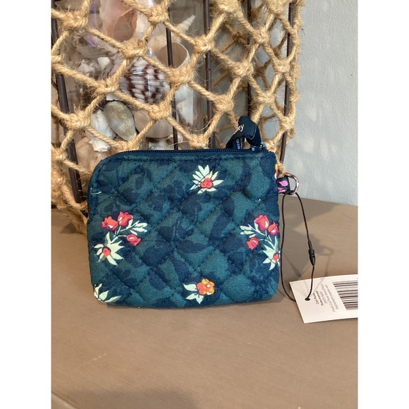 NWT Vera Bradley Quilted Fresh Cut Floral Green Coin Purse Zip Pouch - Picture 2 of 3